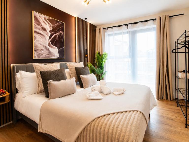 Central Bromley 1-Bed Apartment with Free Parking, Fast WiFi & Workspace - B&B Bromley