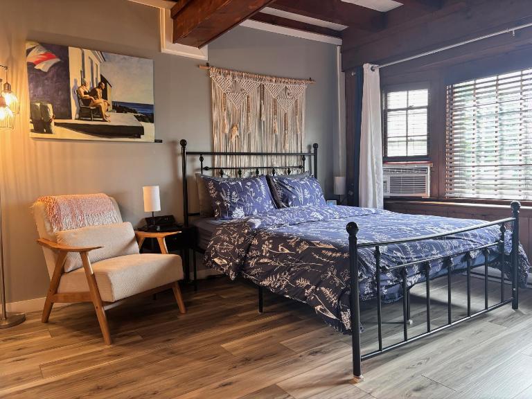 Quirky, bright, spacious room in beautiful Gloucester - B&B Gloucester
