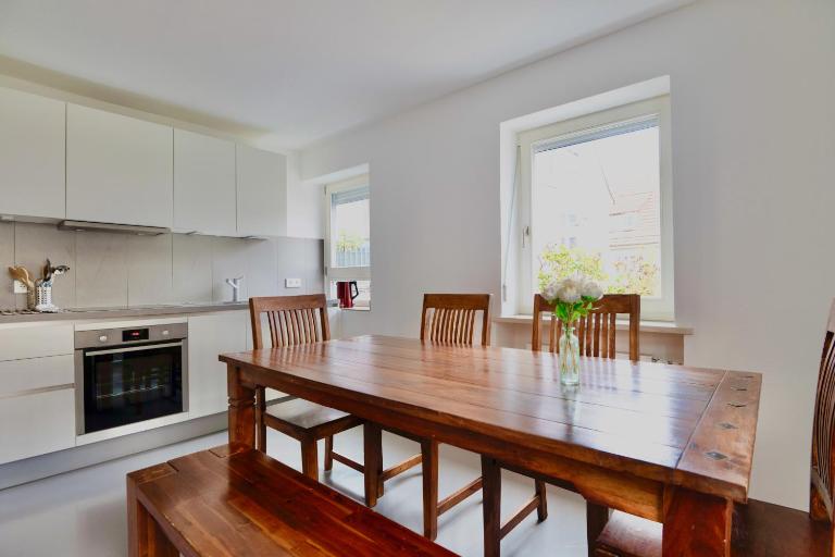Zentrales Apartment für 8 Personen - 4 Schlafzimmer - Balkon - Ferienwohnung Memmingen