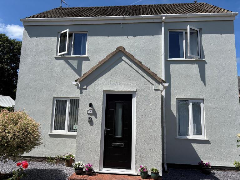 Wogan Mews - Dog friendly cottage near the sea with parking - B&B Laugharne