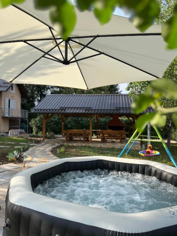 Dva Bora Holiday Home - Bed and Breakfast Banja Luka