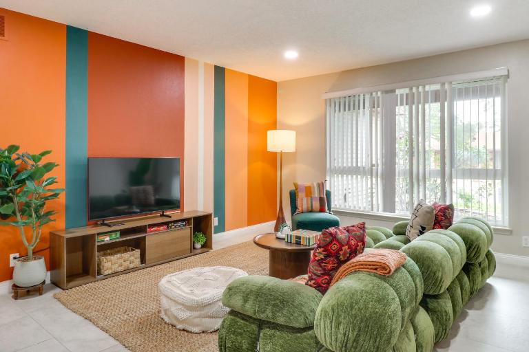 Chic 5BR, Yard, Mtn Views, Games 4 fun Family time - B&B Albuquerque