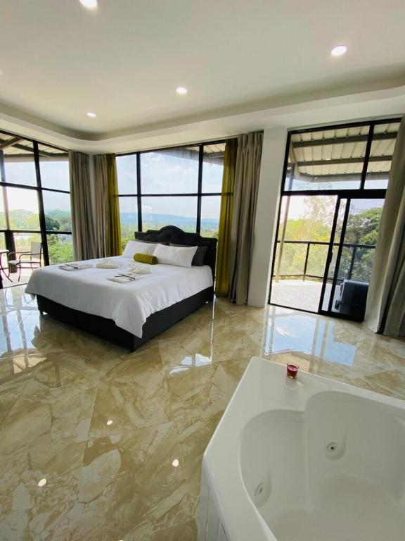 The Alexandria Marquis Hotel & Resorts Ltd - B&B San Ignacio
