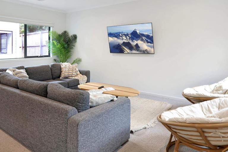 Madeley Family Getaway- Sleeping 8, central, aircon, close to shops, beach, parks, spacious - Chambres d'hôtes Ocean Grove