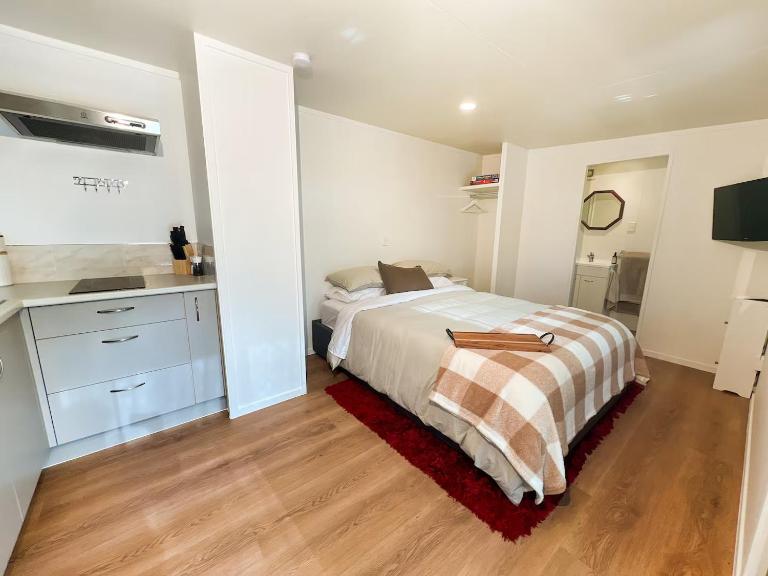 The Cozy Cabin - Garden Paradise - B&B Tokoroa