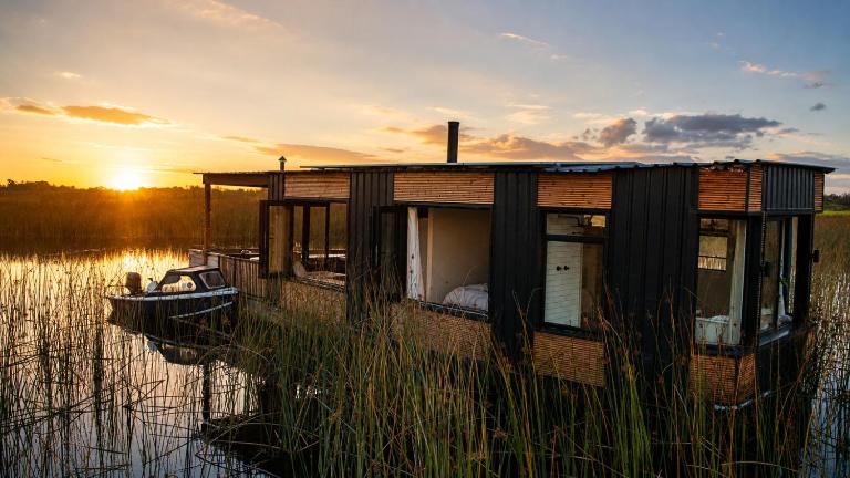 Noah's Raft - House Boat - B&B Pearly Beach