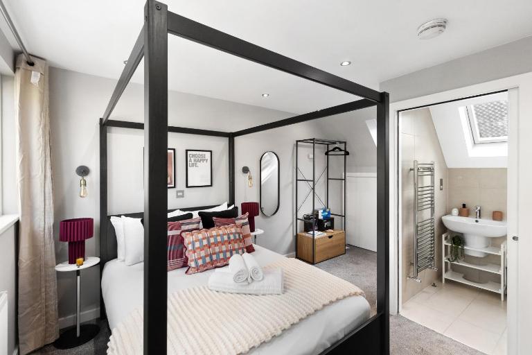 Artistic Flair 1 BD Cottage in NW11 Sleeps 3 - B&B Londres