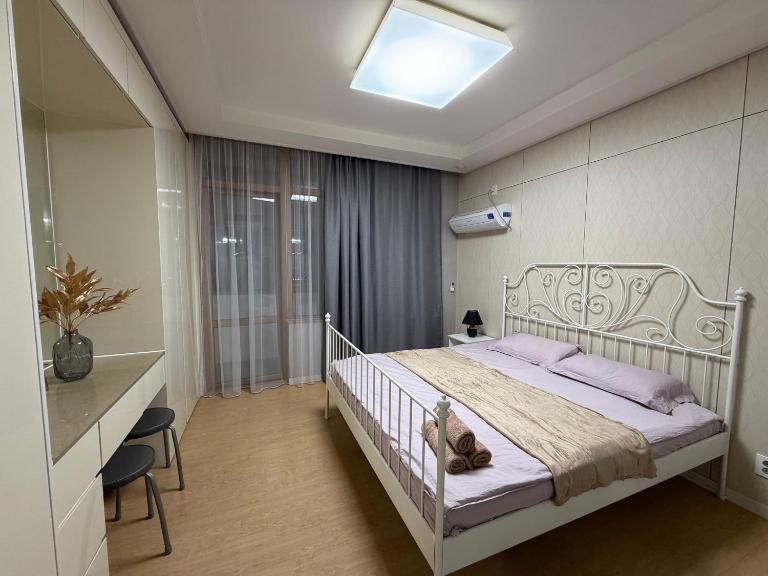 Highvill Sky View Apartment with Balcony and AC - B&B Astana