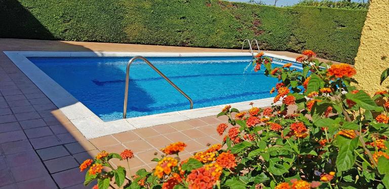 Con piscina en residencia muy tranquila - Bed and Breakfast l'Escala