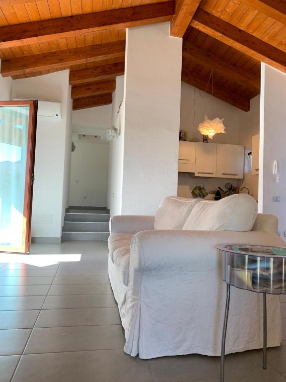 Villa elegante vista mare con giardino privato Costa rei - B&B Cala Sinzias