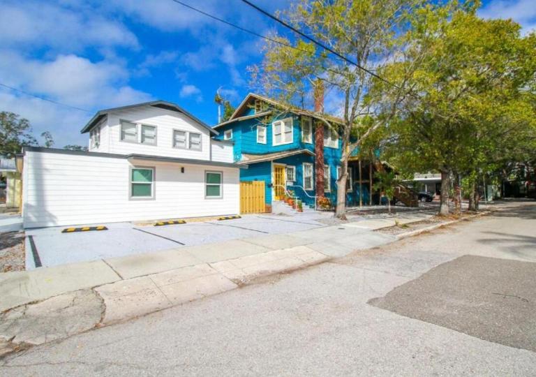 Delightful 2 BR Downtown Sarasota Condo - The White Pearl - B&B Sarasota