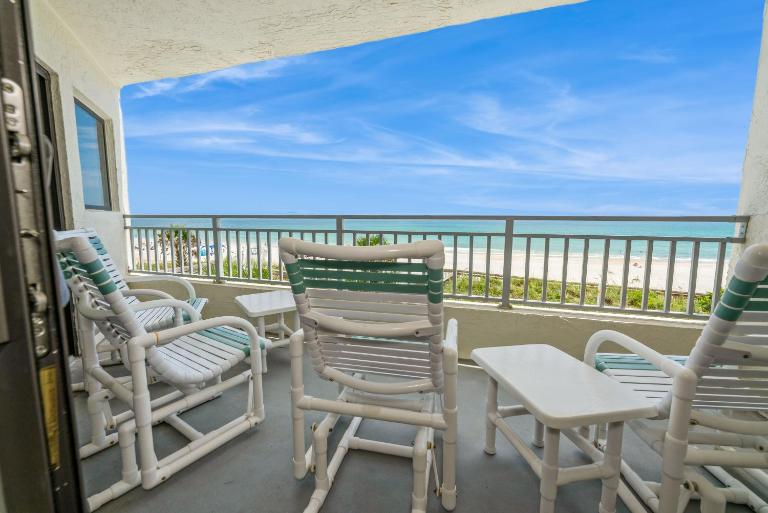 Fall Chill By the Beach - B&B New Smyrna Beach