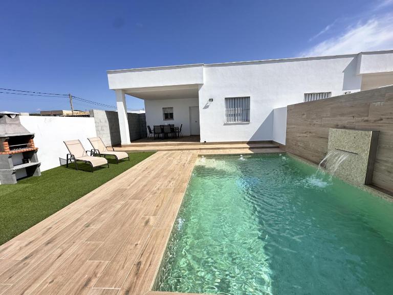Sumatra Chalet - Bed and Breakfast Chiclana de la Frontera