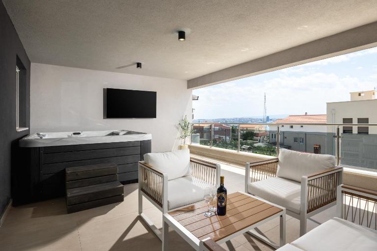 Apartment with Panoramic Sea View - B&B Kutleše