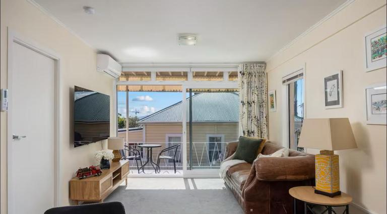 Comfortable Northshore Apartment - Bed and Breakfast Auckland