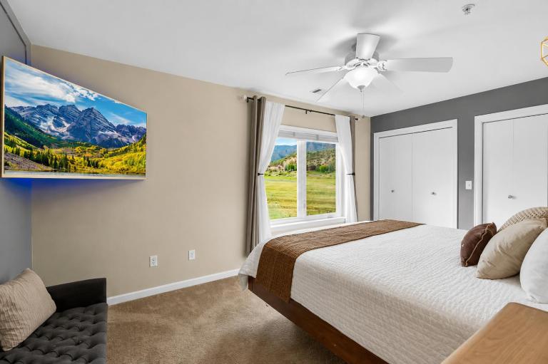 Mountain & Golf View Condo - Complimentary Spa Kit & Local Perks - B&B New Castle