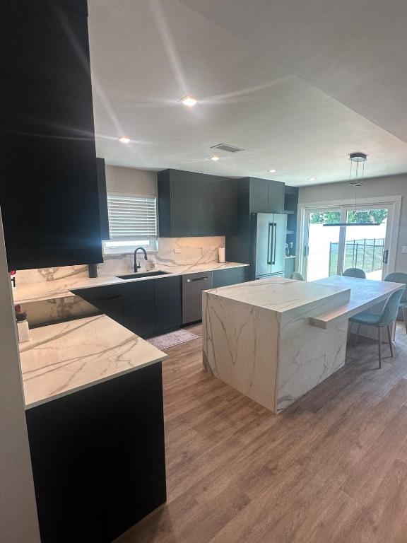 3 Bedroom Home in Bradenton North Sarasota with Pool - B&B Sarasota