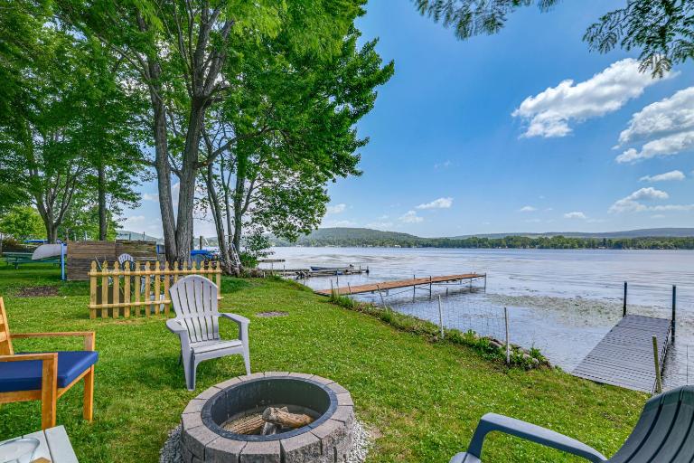 Fire Pit, Private Dock! Lamoka Lake Retreat - Bed and Breakfast Bradford