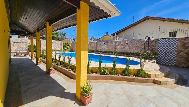 Casa com Piscina Aquecida para até 14 pessoas 600 m da Praia - B&B Peruíbe