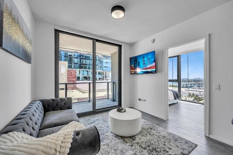 Luxury 2BR Near Miami's Top Attractions - B&B Miami