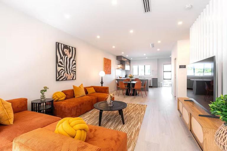 Spacious & Modern Townhouse in Central Auckland - B&B Auckland