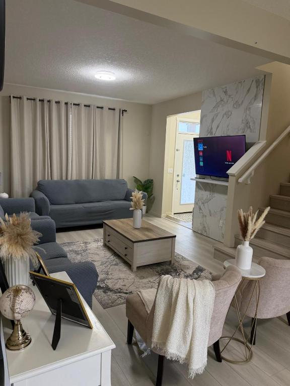 Comfortable Stay Near Calgary Airport and Free Parking - Chambres d'hôtes Calgary