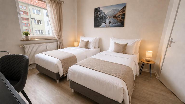 2min Fußweg vom Bahnhof, Ferienwohnung mit Balkon, Wifi, Smart TV, Hotel-Boxspringbetten - Chambres d'hôtes Halberstadt
