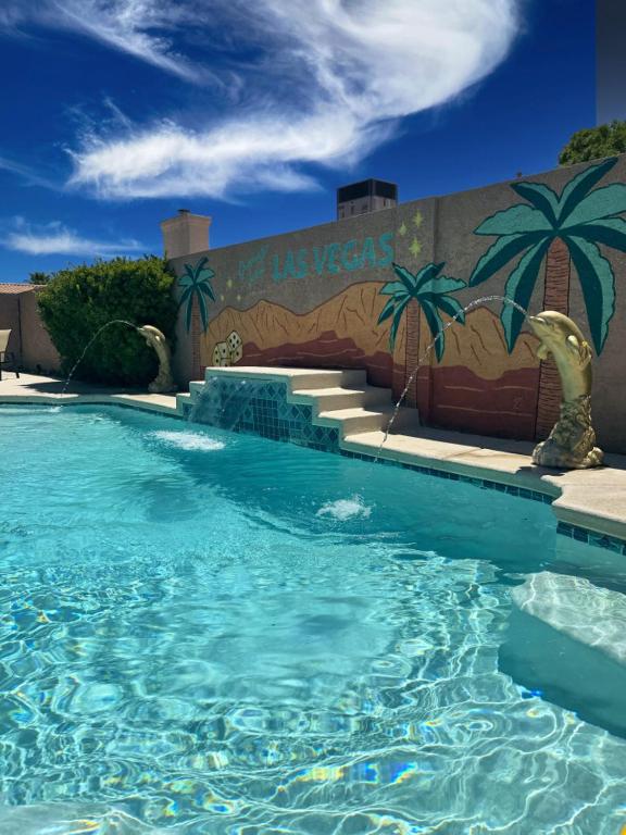 Mirage Pool House - Heart of LV, Swimming Pool, Games, heavenly relaxation - Bed and Breakfast Las Vegas