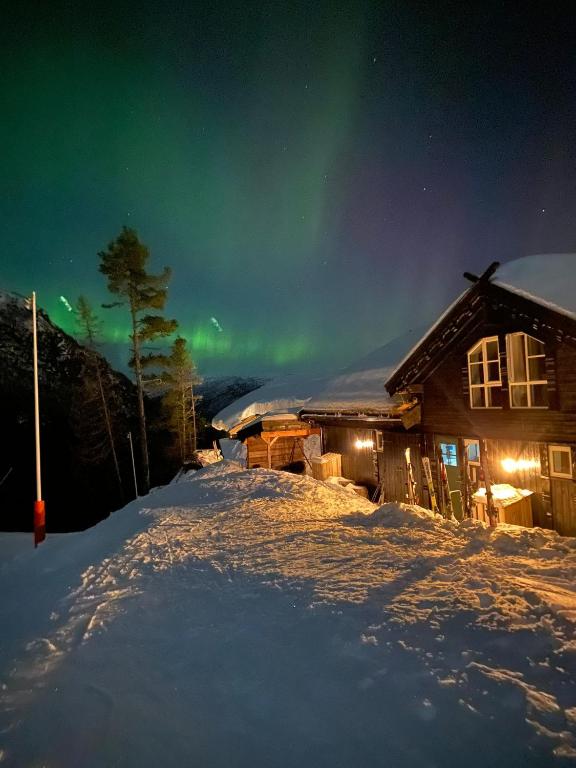 Jacuzzi & Sauna Hilltop Spa Cabin with River Views - B&B Voss