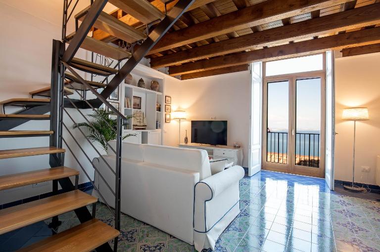Starhost - Casa Ada - Luxury Apartment with Seaview Terrace - B&B Vietri sul Mare