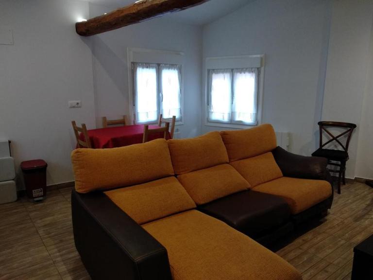 Charming house in Arnedillo with terrace - B&B Arnedillo