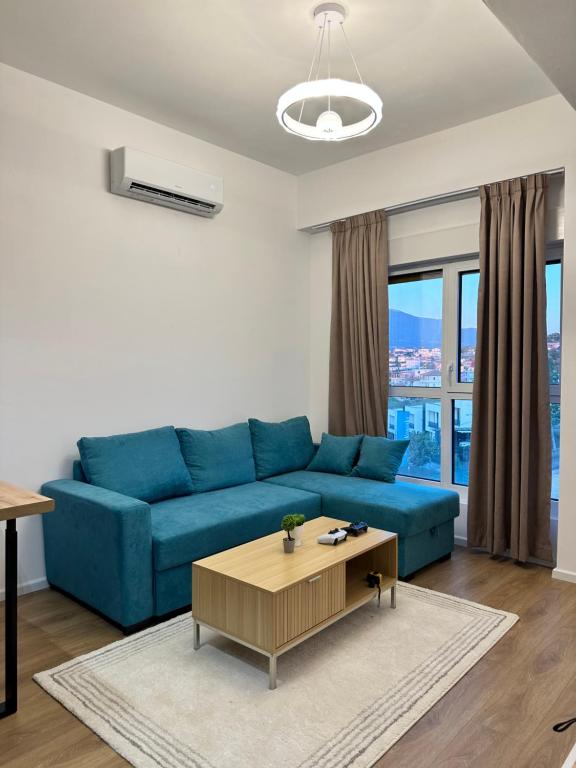 Aurora Apartment with Balcony and Private Parking - B&B Tirana