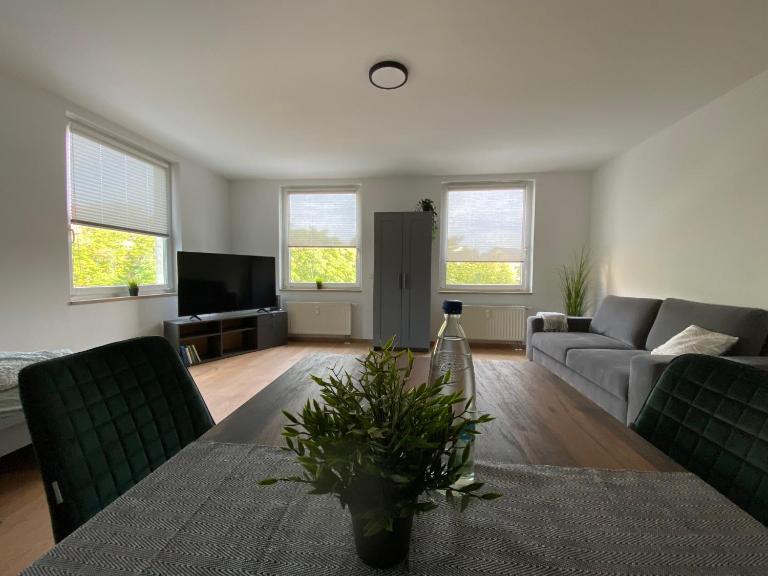 modernes Appartment "BS1104" im Zentrum in MER bis 3 Gäste - Ferienwohnung Merseburg