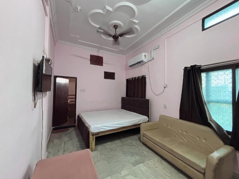 Hotel Pushpanjali - Bed and Breakfast Tāndā