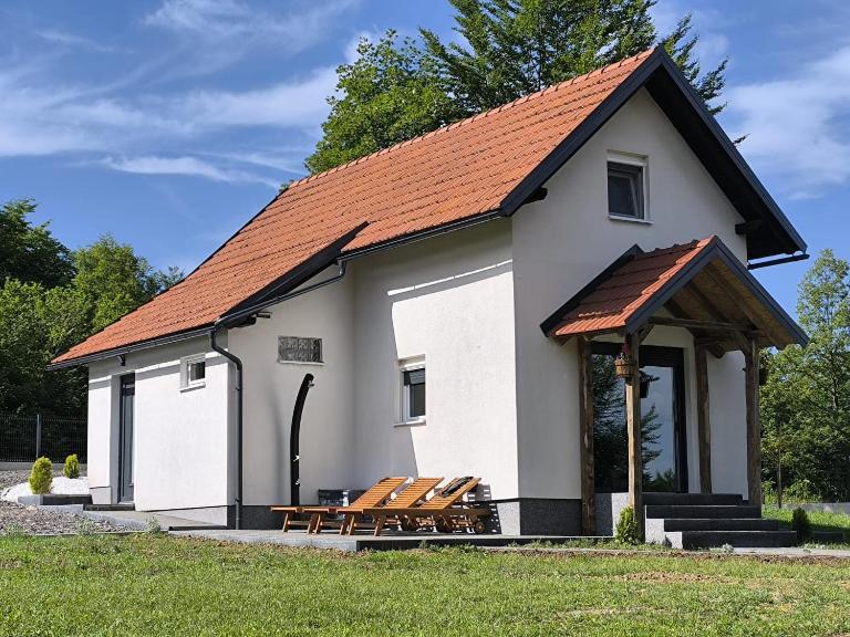 Holiday House Štrbački buk - Bed and Breakfast Donji Lapac
