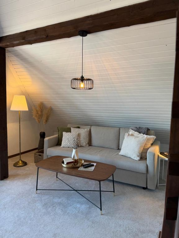 ERÖFFNUNGSPREISE! Großzügige Suite mit Landhausflair im Zentrum von Bad Zwischenahn - Ferienwohnung Bad Zwischenahn