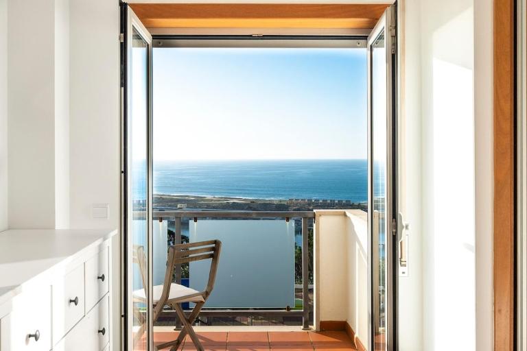 The Harbour House - Spacious in a quiet condo - Chambres d'hôtes Nazaré