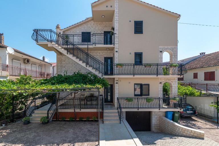 Apartman Nina - Bed and Breakfast Trogir