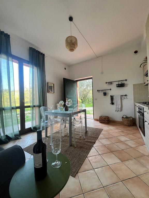 Quiet Apartment Garden 10 min from Sea - B&B Pesaro