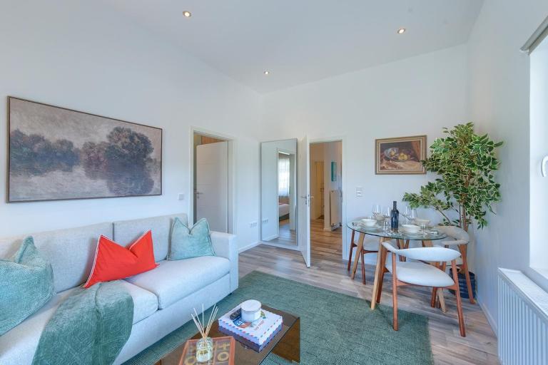 Chic Modern Design Apartment Bright & Minimalist Near Düsseldorf and Köln - B&B Wuppertal