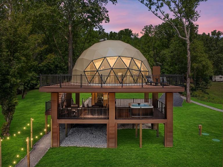 Luxury River Dome - Hot Tub, Sauna, Riverfront, Wifi - B&B Shenandoah