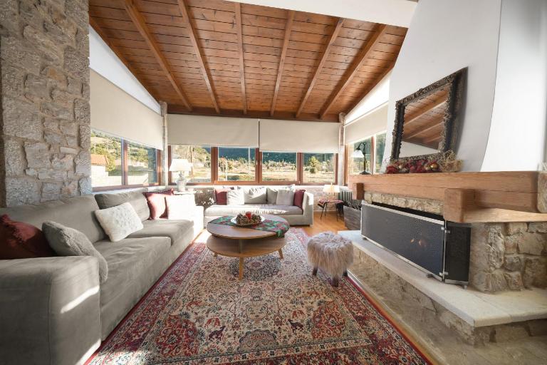 Le Mont Residence - Your Private Mountain Retreat - Chambres d'hôtes Aráchova