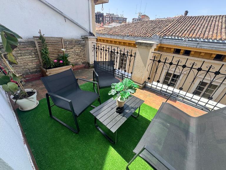 La Terraza de La Merced Preciosas vistas ciudad AireAc - Chambres d'hôtes Logroño
