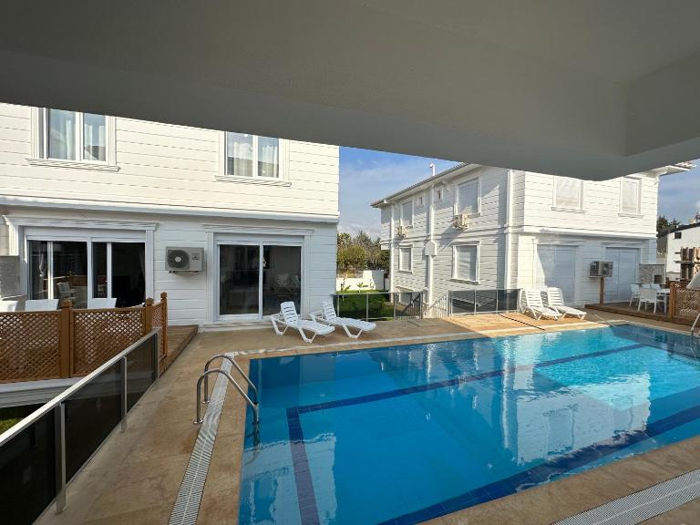 Sakin bir muhit, merkeze yakın tatil köyü, VİLLA - B&B Döşemealtı