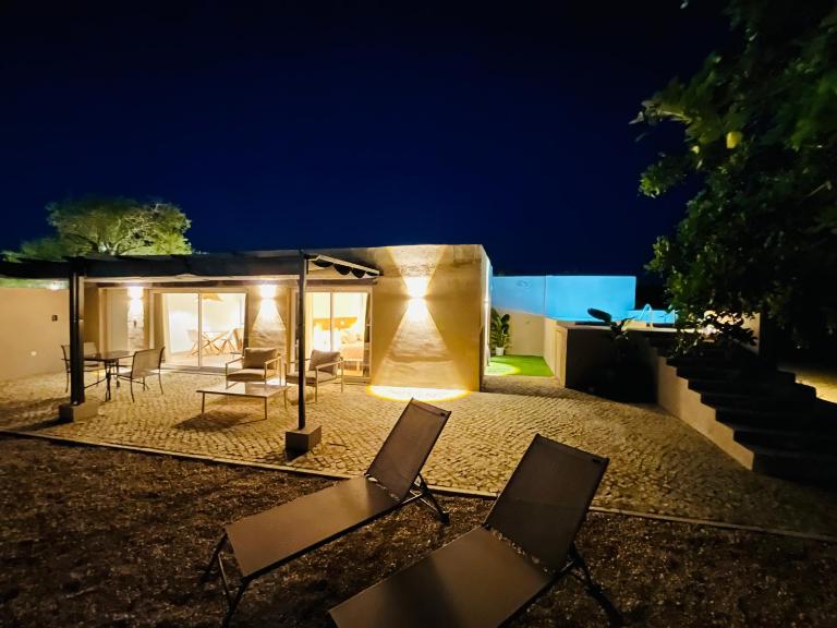 Country Retreat & Private Pool by Quinta da Alfarrobeira - B&B Faro
