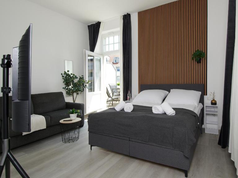 NEUERÖFFNUNG HomeME Bad Salzuflen City Netflix, Parkplatz, Küche, Kurpark - B&B Bad Salzuflen