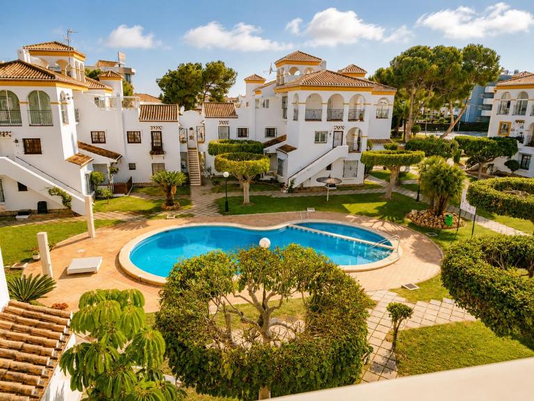 Playa Flamenca with Terrace - B&B Playa Flamenca