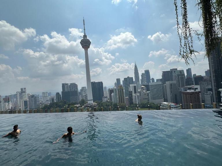 ceylonz luxe suites bukit bintang - B&B Kuala Lumpur