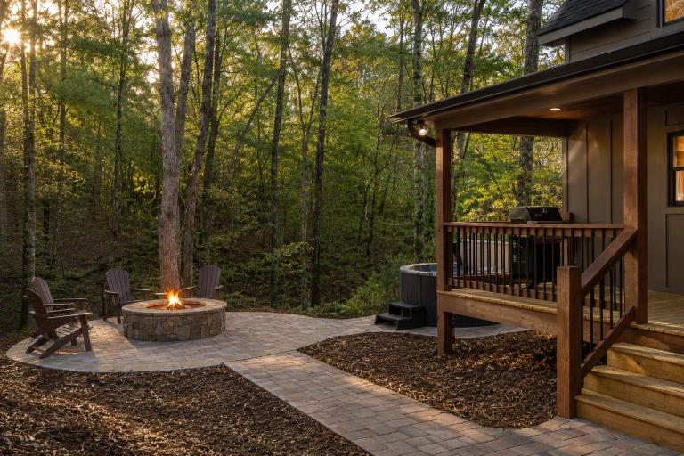 Thyme Out Hot Tub 7 Minutes to Blue Ridge - B&B Blue Ridge
