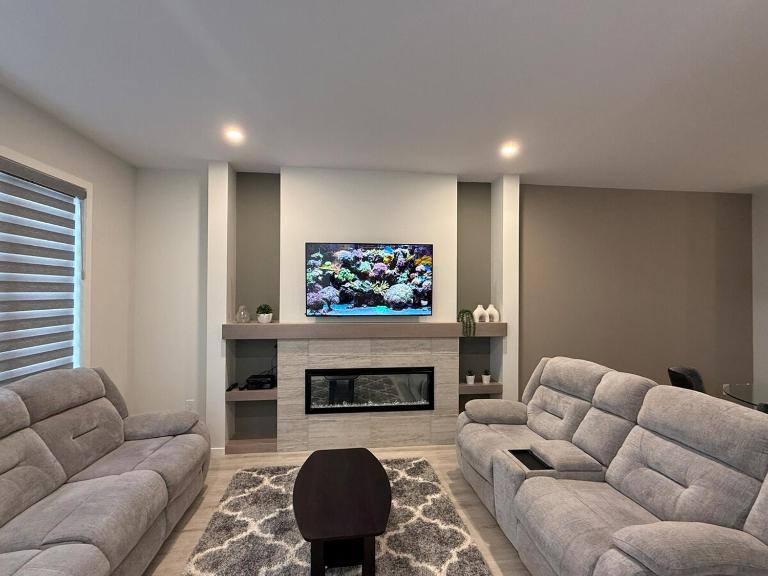 De Executive Luxury Home - B&B Winnipeg